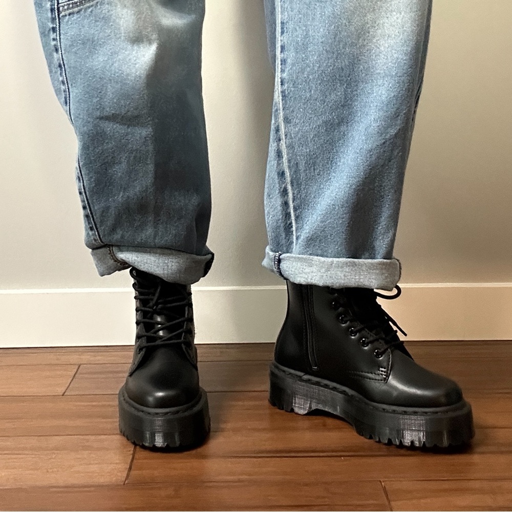 NWOT Jadon II Vegan Leather Dr Martens Sz 8 - Picture 2 of 13